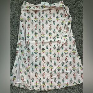 Floral linen skirt with back zipper.